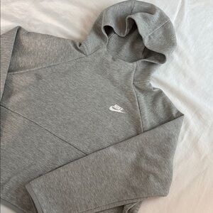 Pre owned Nike Tech Fleece Pullover
Hoodie Size L Grey Heather
Sportswear Womens